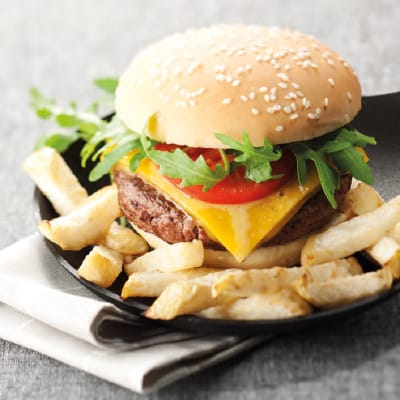 Hamburger et frites de céleri